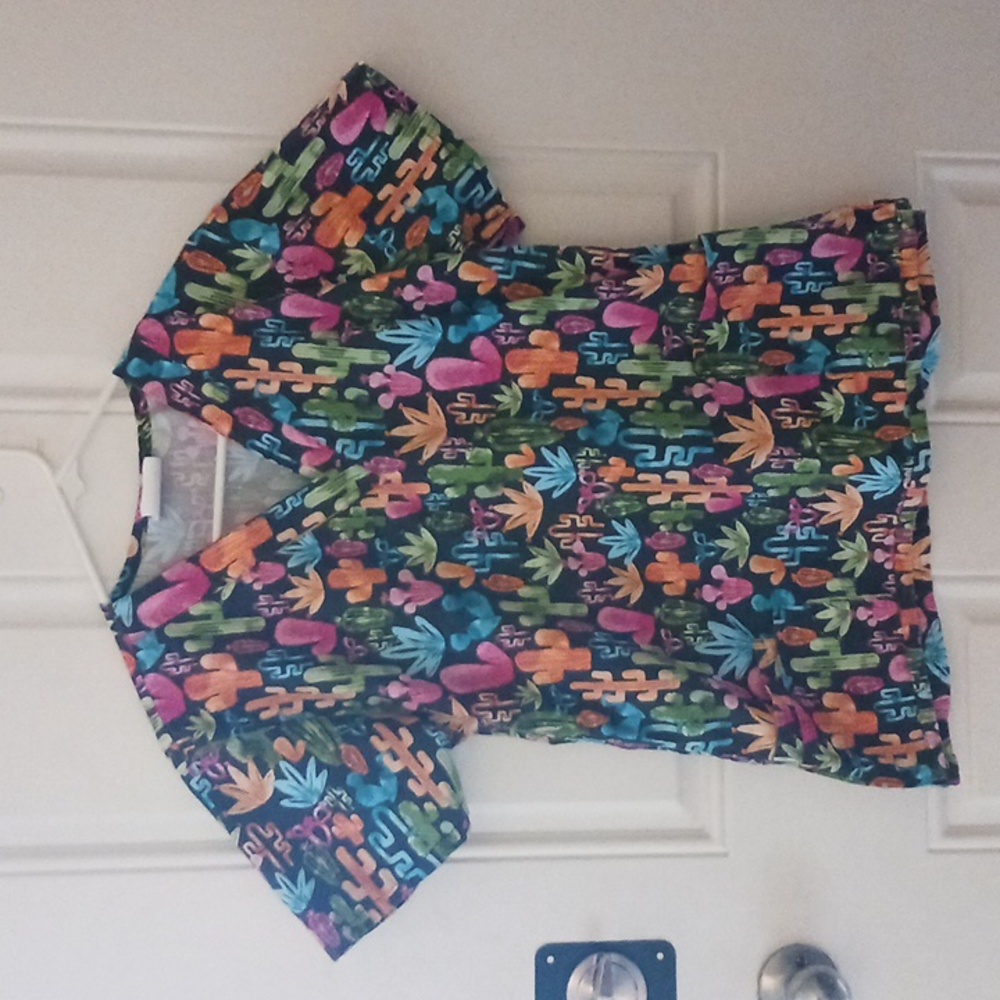 Lady scrub top